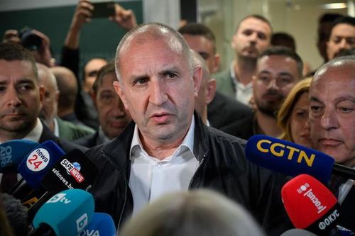 Cựu Tổng thống Bulgaria Rumen Radev trên đà thắng lớn trong cuộc bầu cử mang tính bước ngoặt