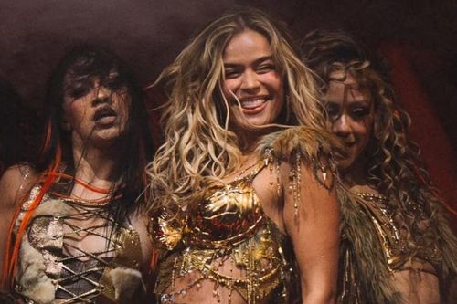 Karol G khép lại Coachella 2026 bằng một dòng chữ khiến cả thế giới 'dậy sóng'