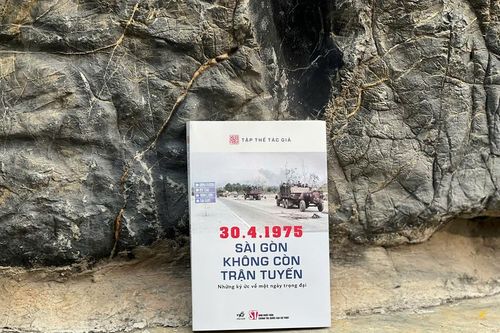 Ra mắt sách '30.4.1975: Sài Gòn không còn trận tuyến - Những ký ức về một ngày trọng đại'