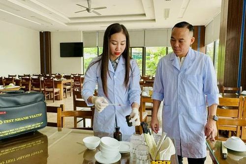 Đảm bảo an toàn thực phẩm mùa du lịch biển