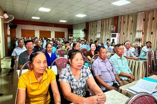 Tập huấn, phổ biến kiến thức cho người có uy tín trong đồng bào dân tộc thiểu số