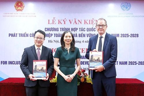 Ký kết Chương trình Hợp tác Quốc gia phát triển công nghiệp toàn diện và bền vững
