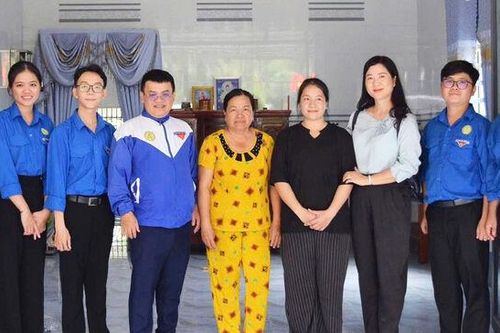 Ấm áp từ căn nhà tình bạn