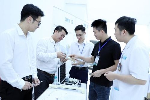 Làm chủ kỹ thuật hiện đại trong thay khớp háng