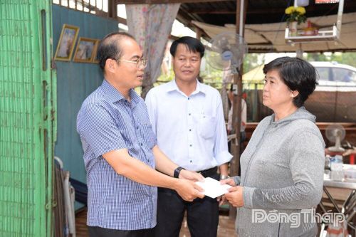 Đồng Tháp: Thăm hỏi, động viên các hộ dân bị thiệt hại do mưa dông