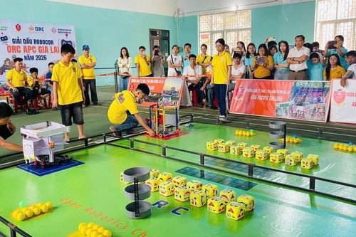 Sôi nổi cuộc thi 'Robocon ORC - APC Gia Lai'