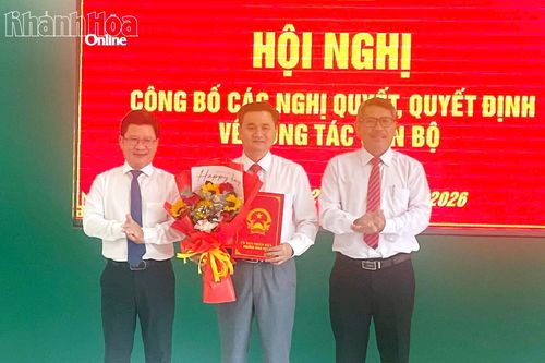 Phường Ninh Chử công bố các nghị quyết, quyết định về công tác cán bộ