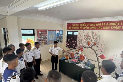 Lan tỏa văn hóa đọc ở Vùng 4 Hải quân