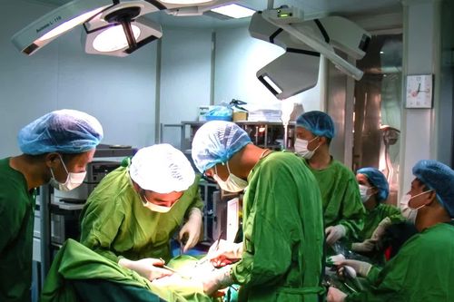 Phẫu thuật thành công ca đa ung thư hiếm gặp bằng phương pháp nội soi