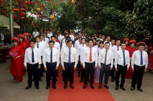 Phú Thọ: Cụm 7 xã thành kính dâng hương, báo công trước Quốc Tổ