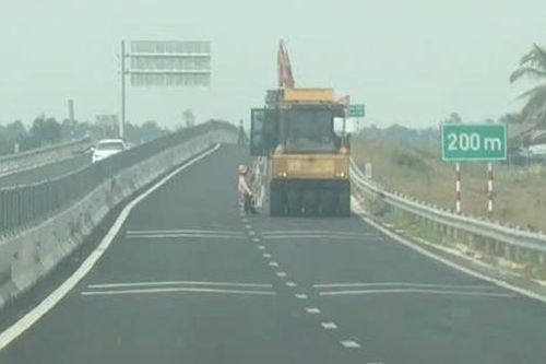 Xử phạt doanh nghiệp vi phạm khi thi công trên cao tốc Cần Thơ - Hậu Giang