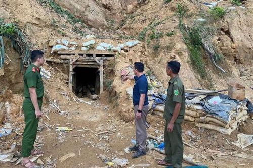 Dai dẳng nạn 'vàng tặc' tại miền núi Thạnh Bình