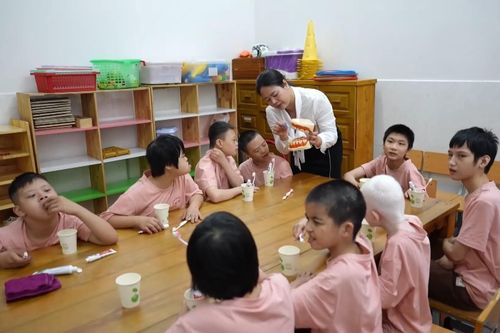Công tác xã hội: Điểm tựa cho người yếu thế