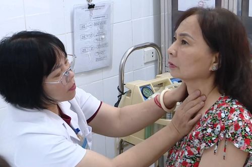 Chăm sóc sức khỏe toàn diện cho người dân ngay trạm y tế
