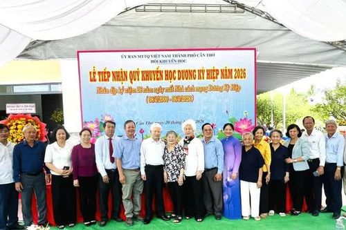 Hội Khuyến học thành phố Cần Thơ tiếp nhận gần 500 triệu đồng từ Quỹ khuyến học Dương Kỳ Hiệp