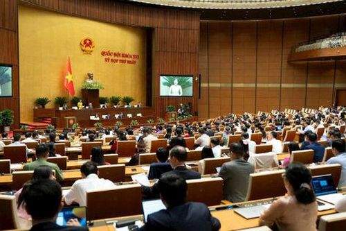 Cân nhắc thận trọng việc giảm chi thường xuyên, tăng chi đầu tư