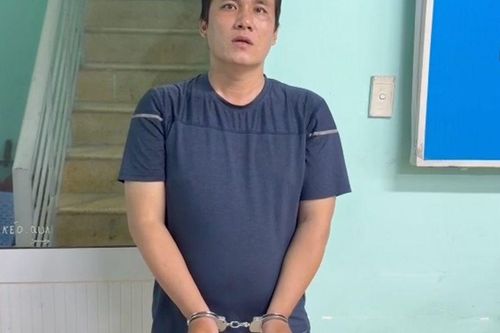 Tạm giữ Trần Văn Hòa, tài xế xe ôm công nghệ rút gậy 3 khúc đánh tới tấp thanh niên sau va chạm giao thông