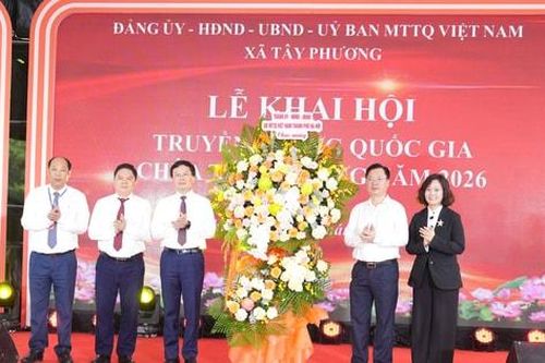 Tưng bừng khai hội Di tích Quốc gia đặc biệt chùa Tây Phương năm 2026