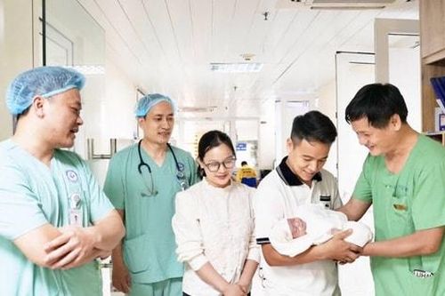 Bệnh viện Phụ sản Trung ương: Cứu sống bé sinh non 500gr sau 120 ngày điều trị