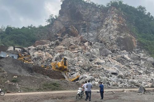 Thái Nguyên: Sạt lở mỏ đá Nà Cà trong đêm, hàng trăm nghìn m³ đất đá đổ xuống chân núi