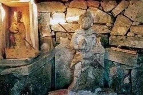 Mộ cổ 700 năm khắc tên 4 chữ 'Tề Thiên Đại Thánh': Bên dưới là ai?