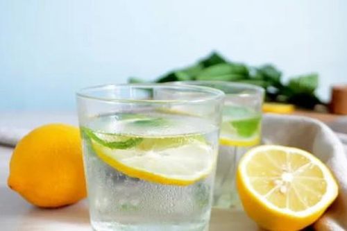 Thời điểm tốt nhất uống nước chanh giúp tiêu hóa và bù nước