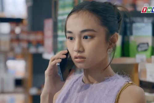 Bóng Ma Hạnh Phúc hot tới nỗi một hành động của Trang 'bé ba' cũng thành trend