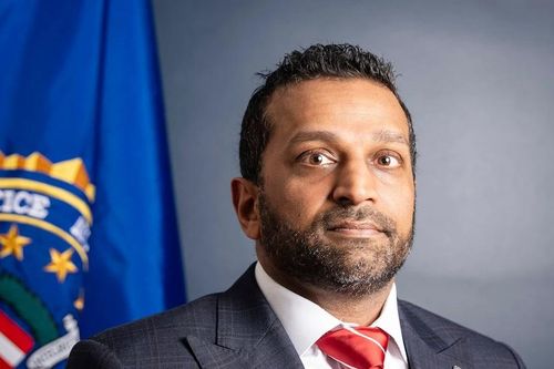 Giám đốc FBI Kash Patel kiện The Atlantic vì bài báo 'uống quá nhiều rượu'