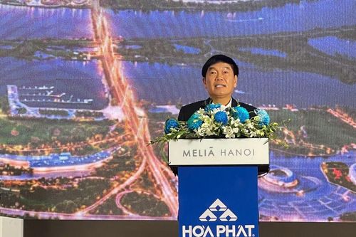 Gần 1.000 cổ đông Hòa Phát đi họp sáng nay