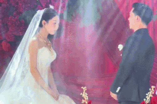 3 triệu lượt xem cô dâu 'đánh yêu' chú rể trong lễ cưới