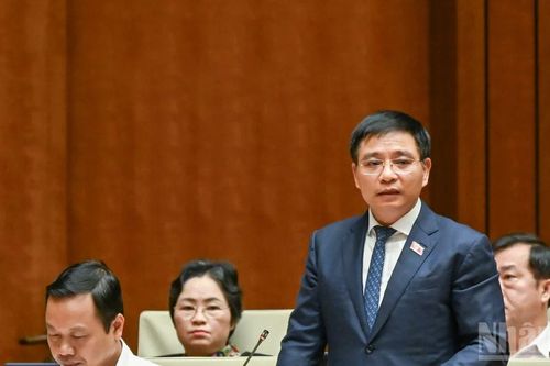 Phó Thủ tướng Nguyễn Văn Thắng: Triển khai khám sức khỏe định kỳ toàn dân có lộ trình, siết chặt an toàn thực phẩm
