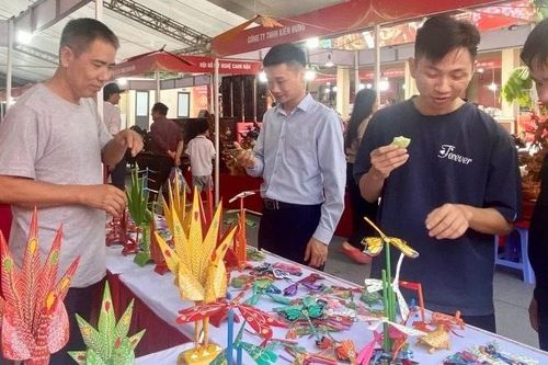 Giới thiệu hàng công nghiệp nông thôn tiêu biểu tại lễ hội chùa Tây Phương