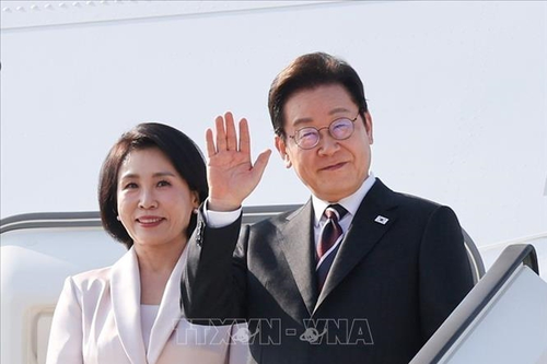 Tổng thống Hàn Quốc Lee Jae Myung và phu nhân bắt đầu thăm cấp nhà nước tới Việt Nam