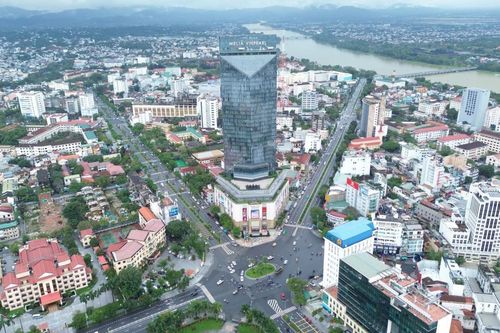 Xe tải trên 3,5 tấn bị chặn cửa vào trung tâm Huế giờ cao điểm
