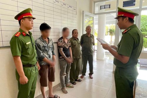 Vừa bán ma túy đã bị bắt