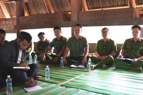Lắng nghe dân để phục vụ tốt hơn