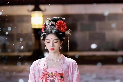 Từ vị trí thứ chín lên vị trí thứ nhất, Cúc Tịnh Y đã chiến thắng với 34 bộ trang phục lộng lẫy?