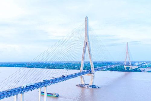 Nguy cơ quá tải trên cầu Cần Thơ