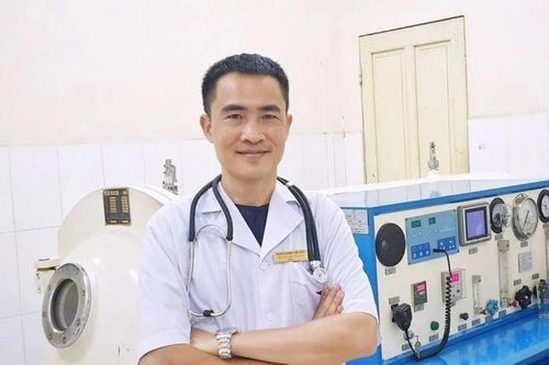 Bác sĩ Nguyễn Huy Hoàng: Nguy cơ khi lạm dụng nước tinh khiết