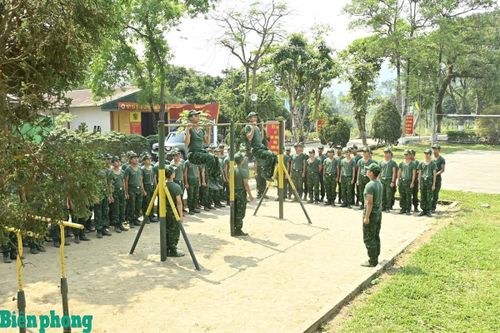 'Rèn quân' nơi thao trường nắng lửa