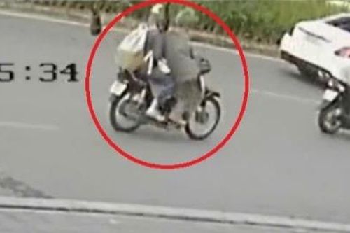 Tìm người phụ nữ điều khiển xe máy gây tai nạn trên đường Nguyễn Khánh Toàn