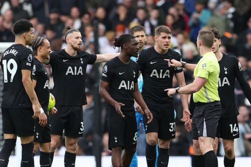 Ngoại hạng Anh chứng kiến đội đầu tiên xuống hạng, những nạn nhân kế tiếp có Tottenham?