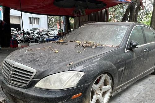 Chiếc Mercedes S63 bị 'bỏ rơi' 10 năm trên vỉa hè Hà Nội có giá bao nhiêu?
