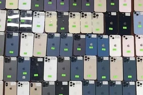Phát hiện hàng trăm iPhone, túi xách Dior 'lậu' tuồn vào Việt Nam