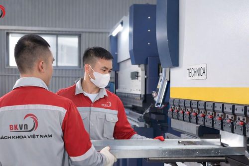 Công ty Bách Khoa Việt Nam ghi danh tại bảng xếp hạng Fast Rising 100