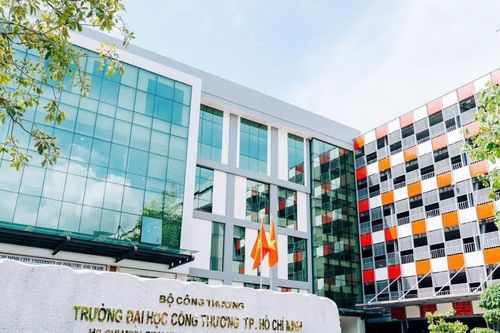 Hiệu trưởng 'thấy có lỗi' với sinh viên, trường chi gần 1 tỷ USD xây cơ sở mới