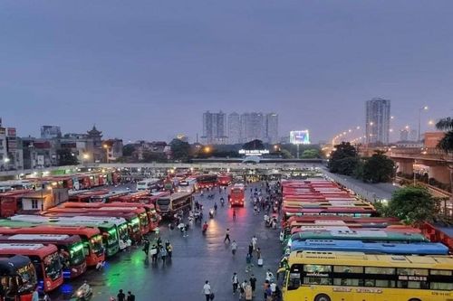 Đảm bảo đủ phương tiện, không tăng giá vé trái quy định dịp 30/4–1/5