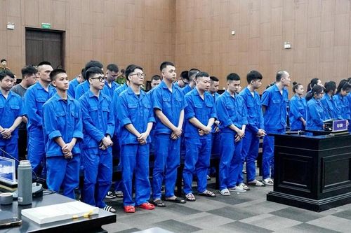 Cựu Phó Chủ tịch phường tổ chức 'bay lắc' cùng 2 nữ nhân viên lĩnh 7 năm tù