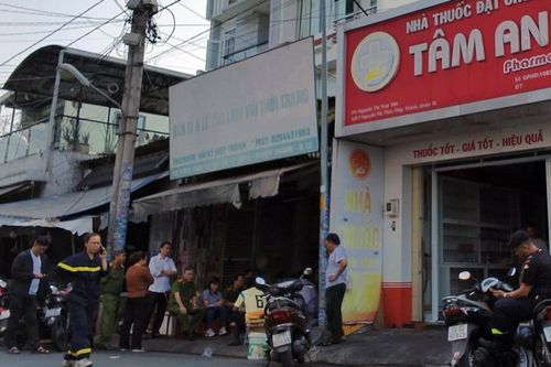 Cứu sống vợ chồng trẻ ngạt khói nặng trong vụ hỏa hoạn tại tại phường Tân Thới Hiệp