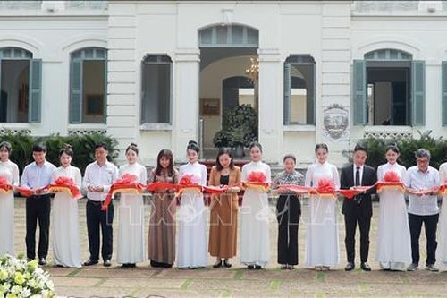 Giới thiệu gần 100 kiệt tác hội họa thế giới và Việt Nam